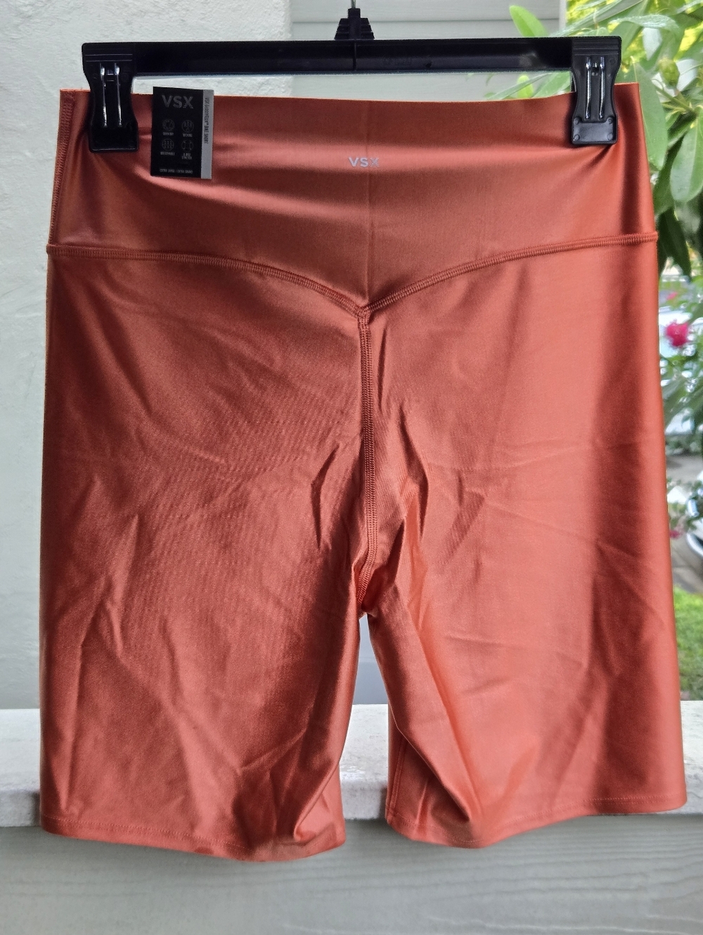 NWT Victoria's Secret VSX Glossy Tech 7" Burnt Orange Leaves Bike Shorts Size XL - Picture 3 of 7